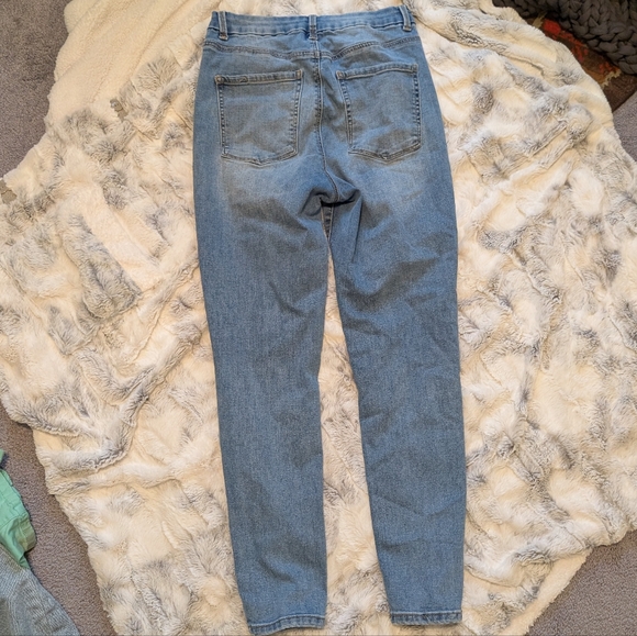 No Boundaries Women's Skinny Jeans 11 - Picture 8 of 9